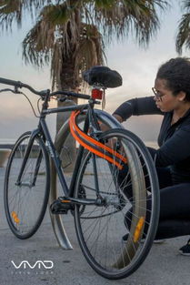 LED灯自行车锁 创新安全骑行带，守护夜间出行